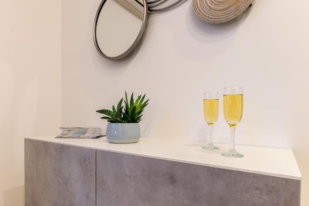 Official 4* Brand New Modern Apartment/Balcony 자그레브 외부 사진