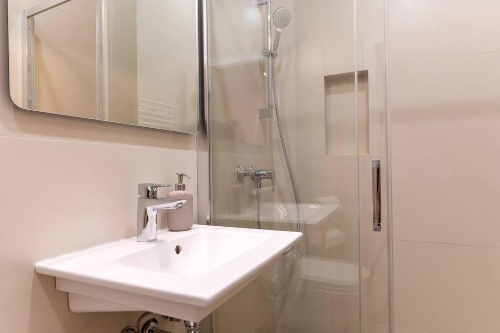 Official 4* Brand New Modern Apartment/Balcony 자그레브 외부 사진